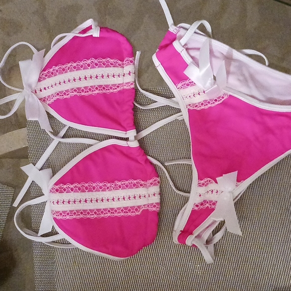 Fuschia Ruffle Bow Bikini - Picture 4 of 6